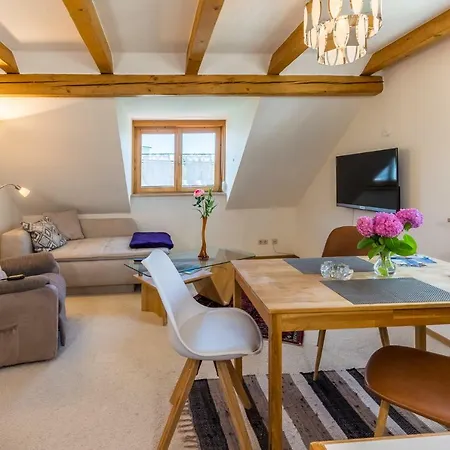 Haus Christine * Λιντάου